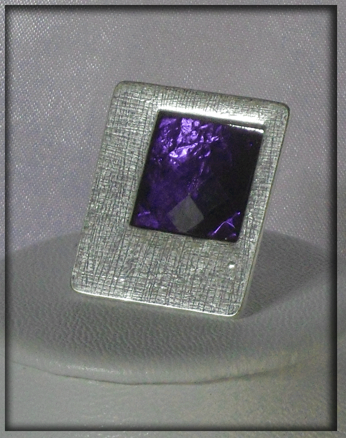 Bague violette