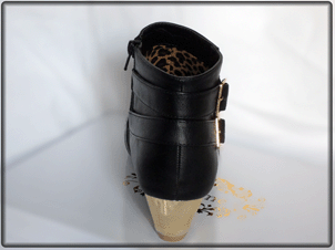 Chaussures bottines noires et dorées