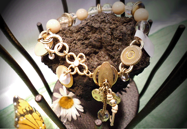 Bracelet beige doré