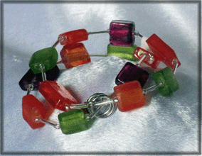 Bracelet aux perles multicolores