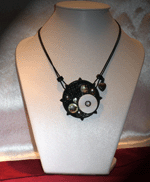 Collier n&b