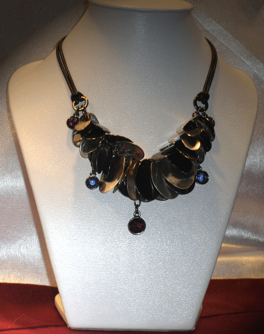 Collier violet