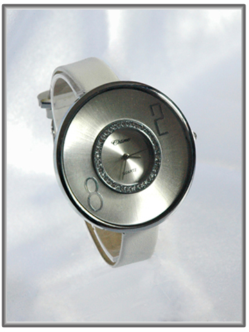 Montre femme fantaisie-blanche