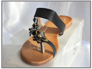 Tongs femmes noires et dorées